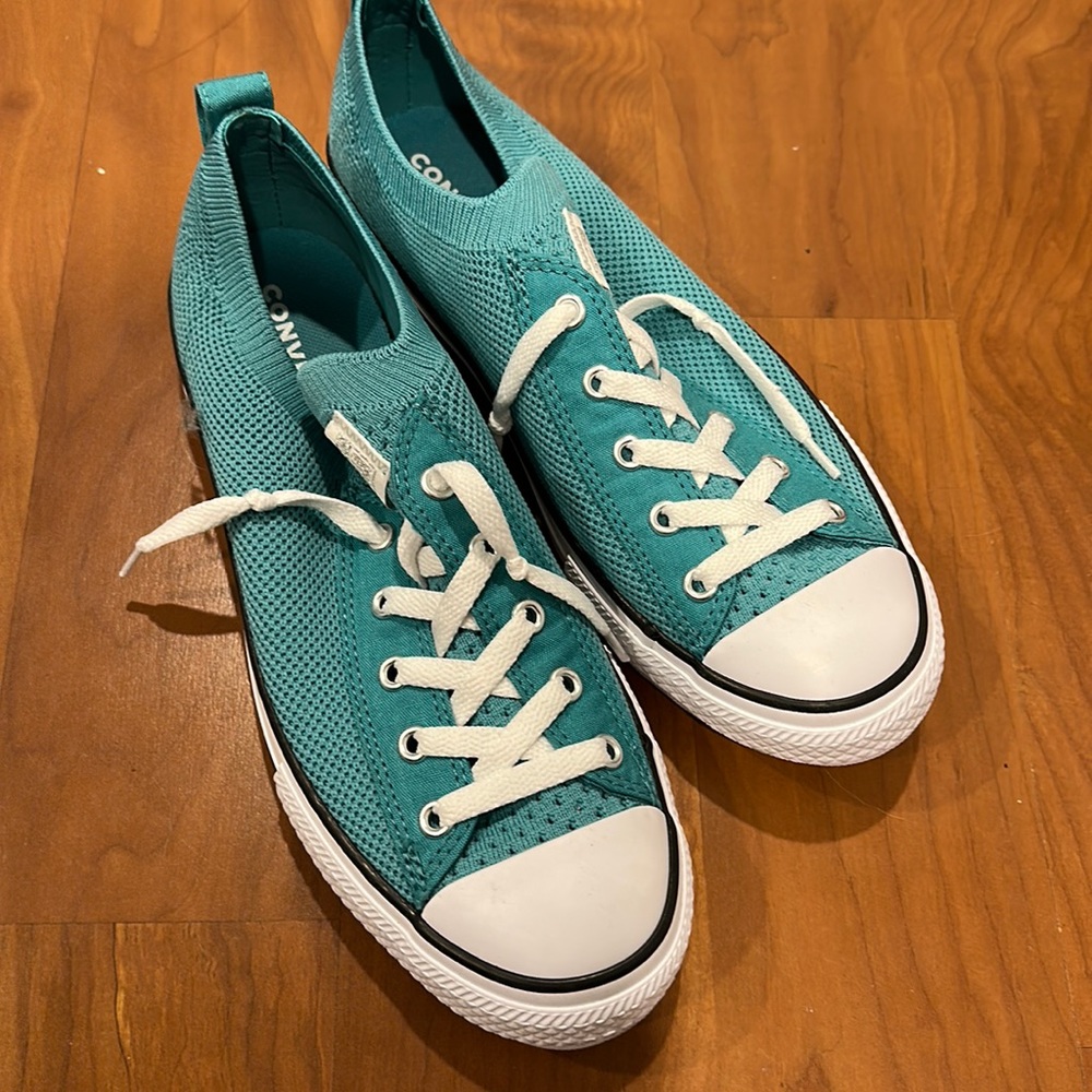 NWOT Converse Slip-Ons Size 6 (runs large)